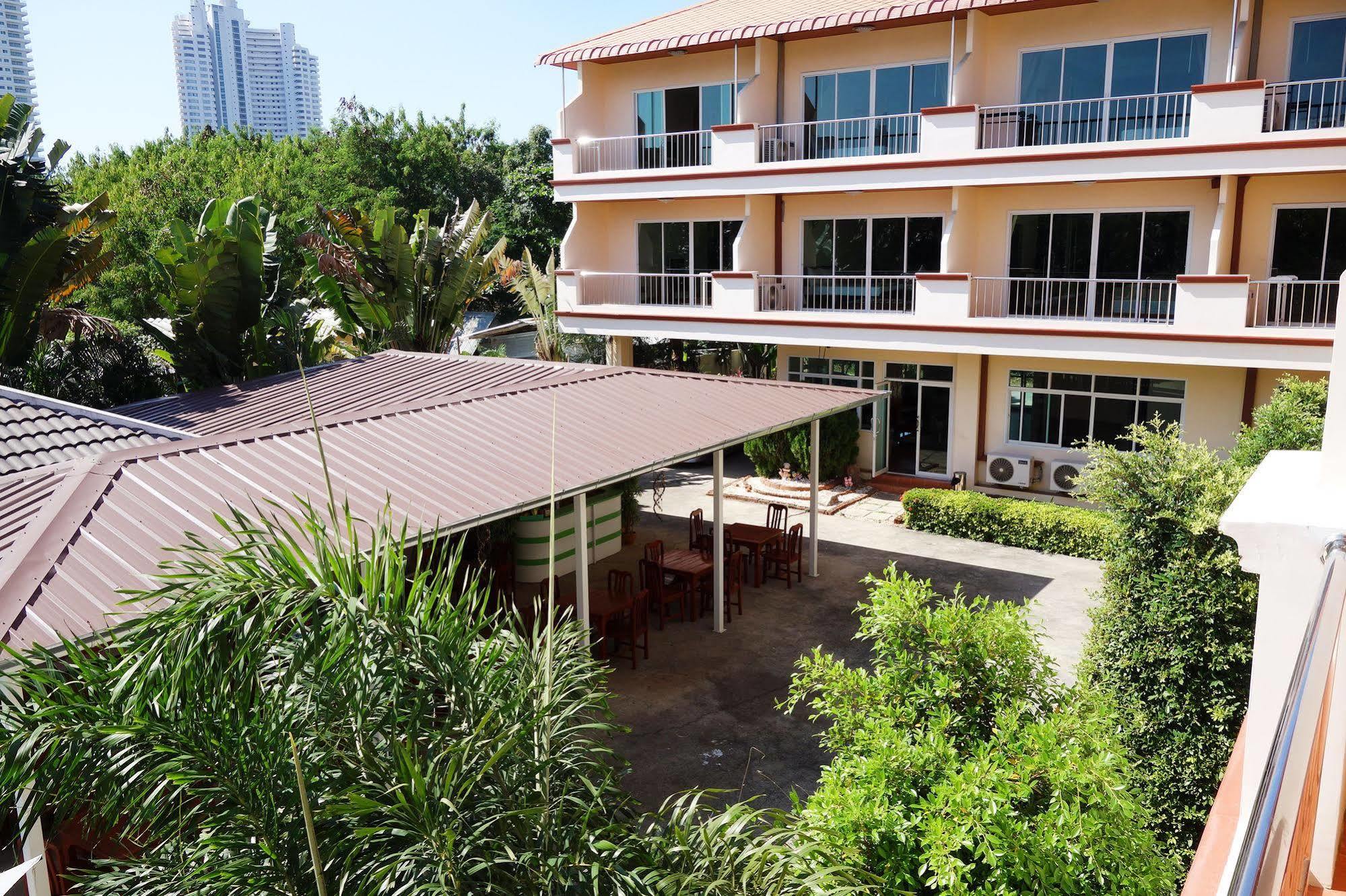 Jungle Resort Jomtien Beach Exterior foto